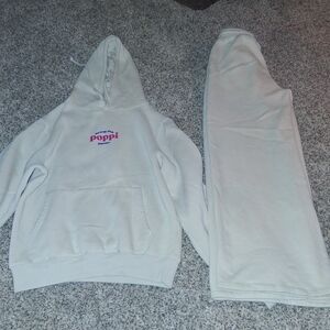 Poppi Women's Cream Hoodie and Sweatpants Set
